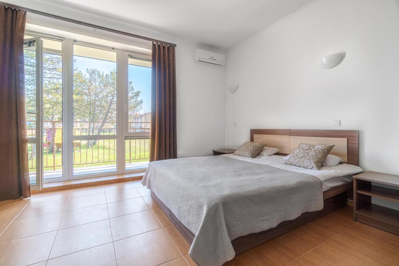 Hôtel Пальмира à Kobleve Extérieur photo