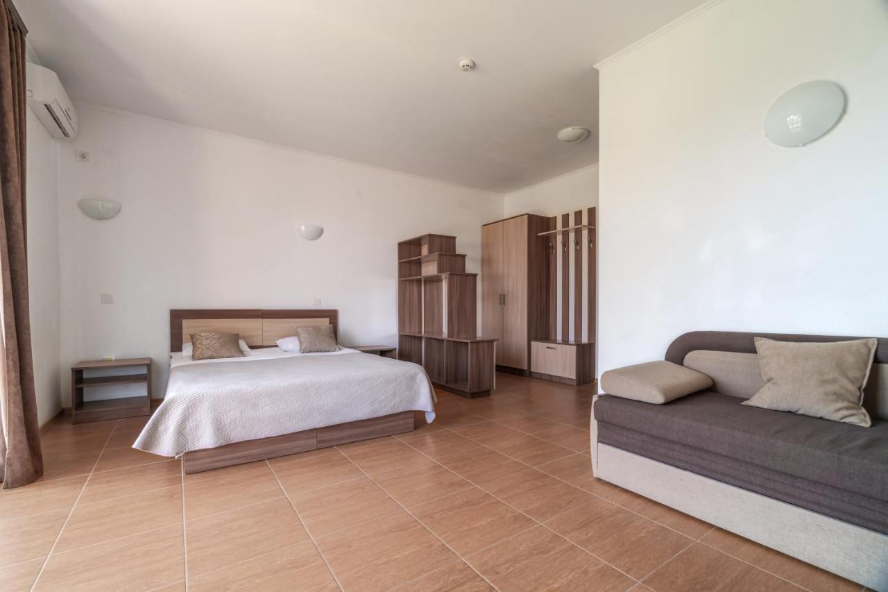 Hôtel Пальмира à Kobleve Extérieur photo