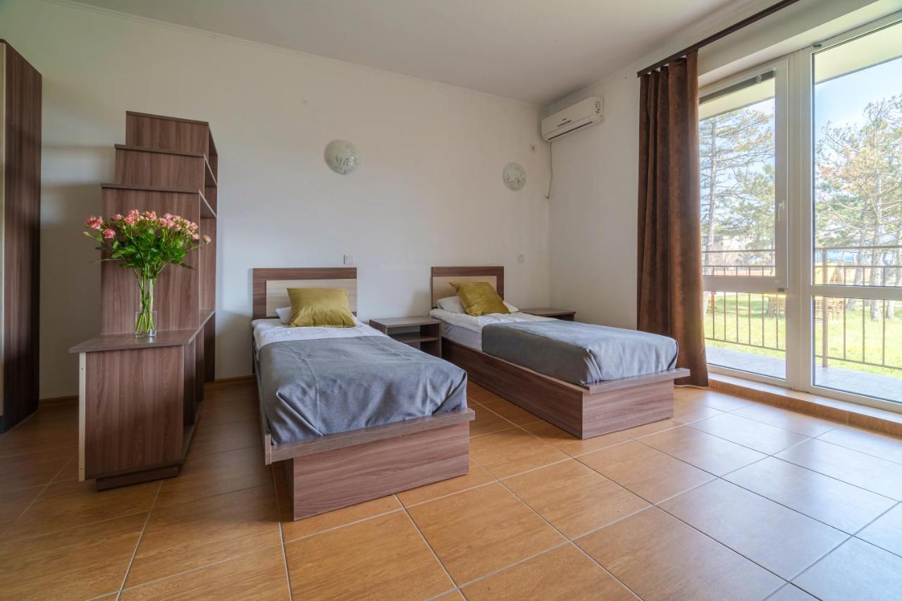 Hôtel Пальмира à Kobleve Extérieur photo